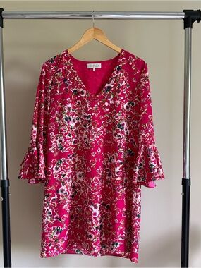 WAYF Vibrant Pink Floral V-Neck Shift Dress